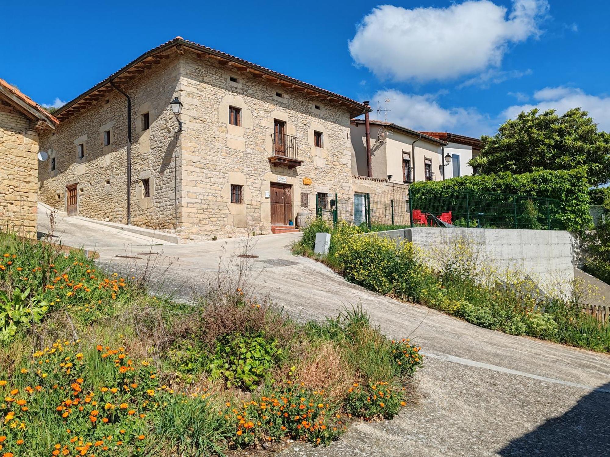 Caserio 'the Formicary' Holiday home Antezana de la Ribera